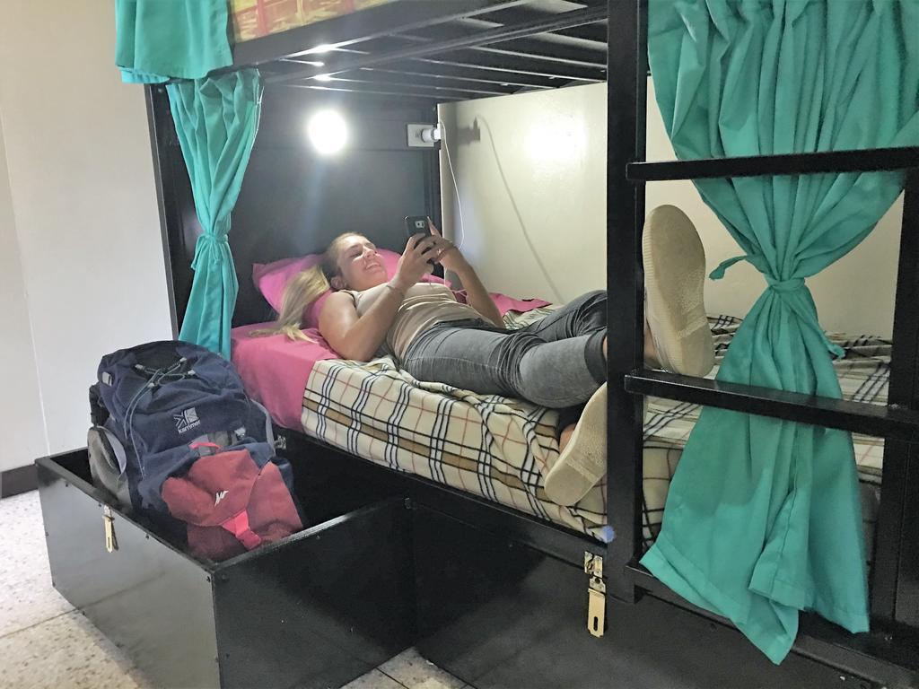 הוסטל סן חוזה Costa Rica Backpackers מראה חיצוני תמונה